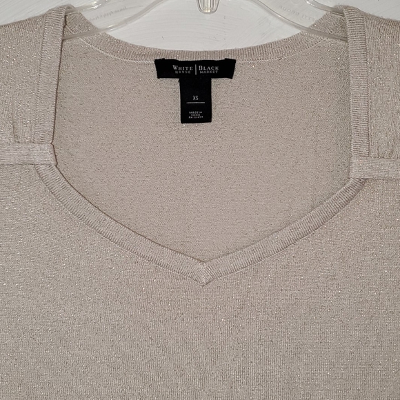 White House Black Market xs gold metallic top EUC - Picture 2 of 3